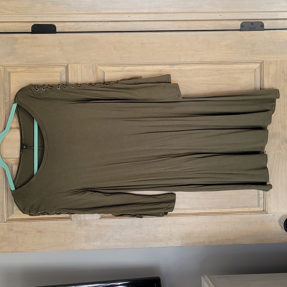 Green Express dress. Size M.